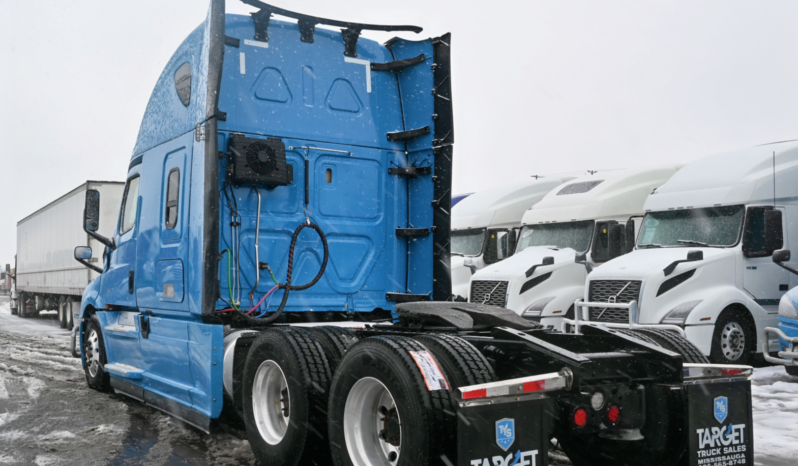 
								2022 Freightliner Cascadia full									