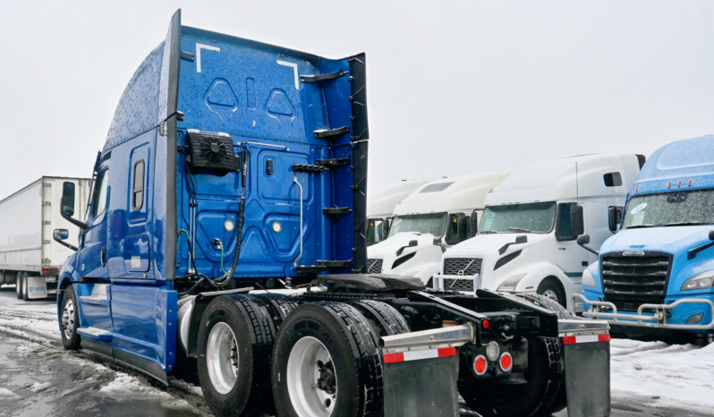 
								2024 Freightliner Cascadia full									