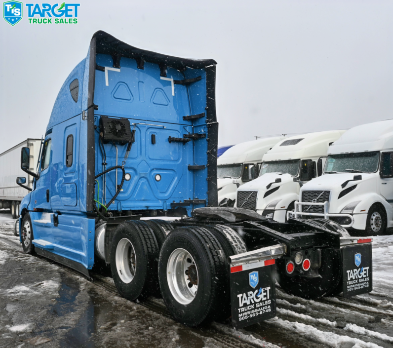 
								2022 Freightliner Cascadia full									