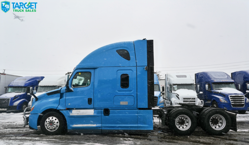 
								2022 Freightliner Cascadia full									