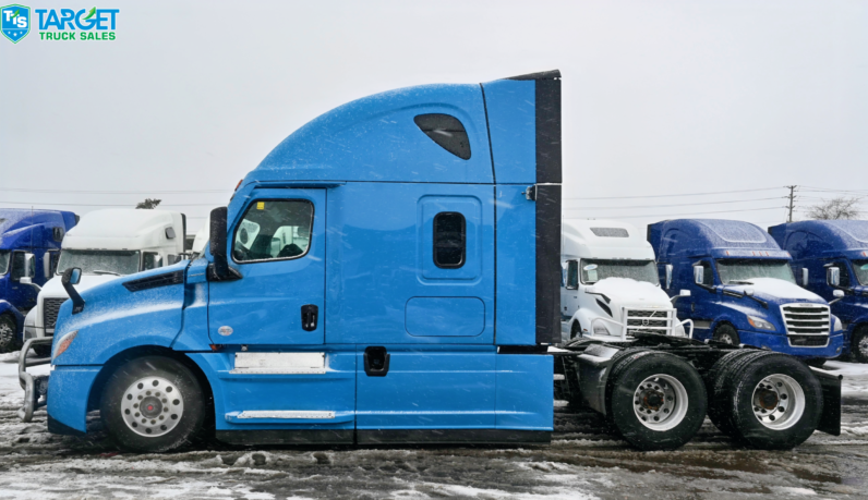 
								2022 Freightliner Cascadia full									