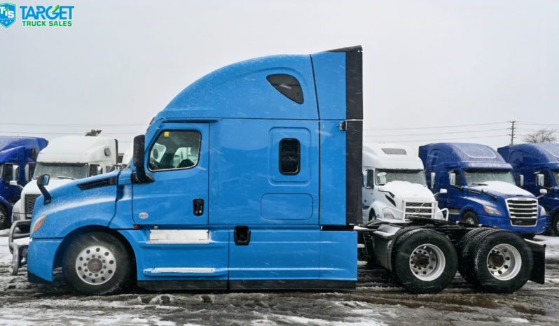 
								2022 Freightliner Cascadia full									