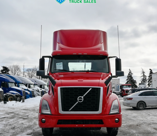 
								2022 Volvo Daycab full									