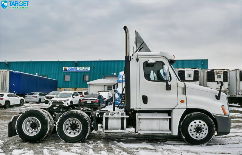 
								2019 Freightliner Daycab full									