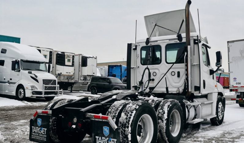 
								2019 Freightliner Daycab full									