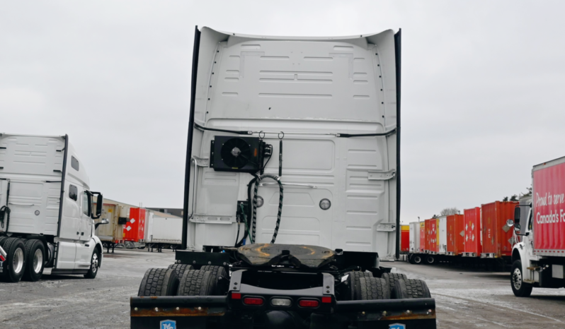 
								2021 Volvo 860 full									