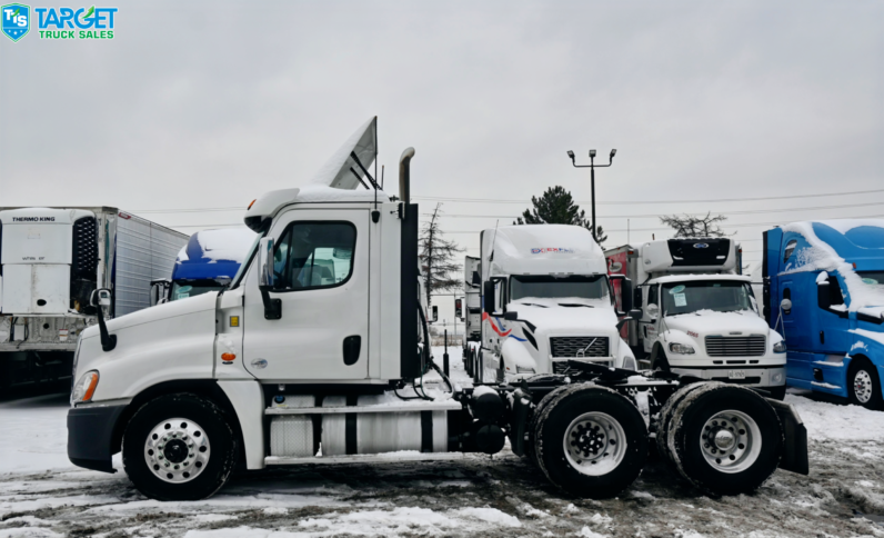 
								2019 Freightliner Daycab full									