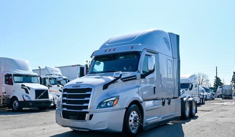 2022 Freightliner Cascadia - Grey Color