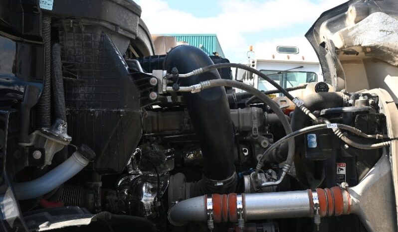 
								2022 Freightliner Cascadia full									