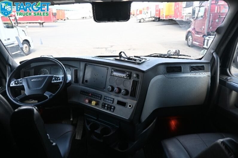 
								2022 Freightliner Cascadia full									