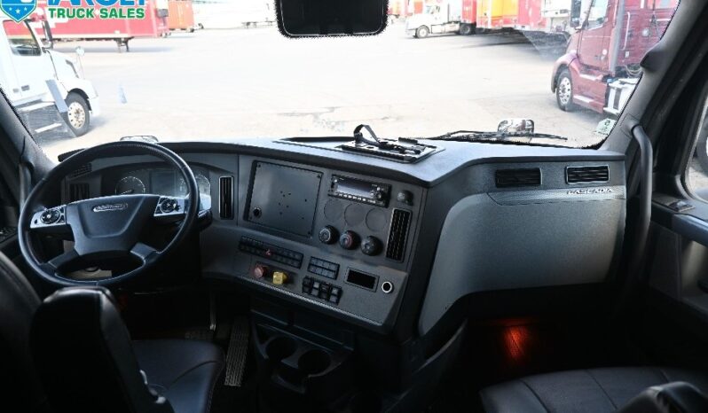 
								2022 Freightliner Cascadia full									