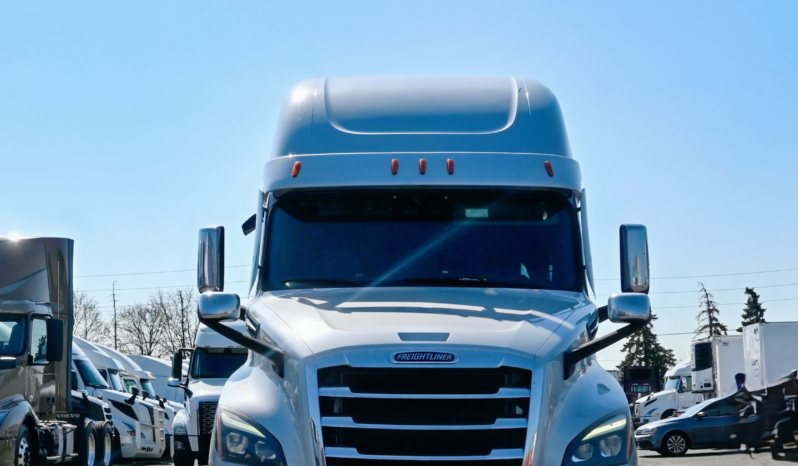
								2022 Freightliner Cascadia full									