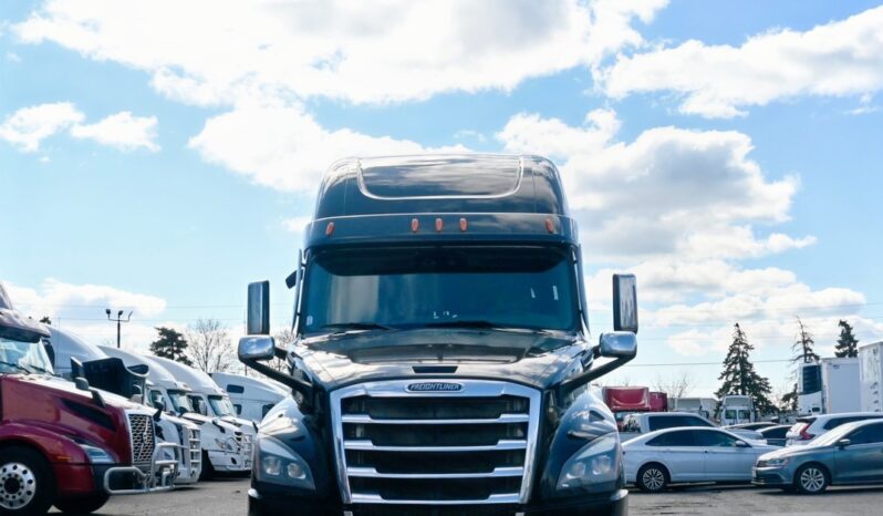 
								2022 Freightliner Cascadia full									