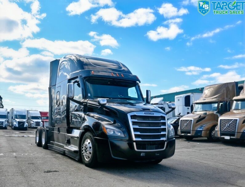 
								2022 Freightliner Cascadia full									