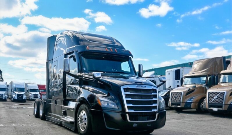 
								2022 Freightliner Cascadia full									