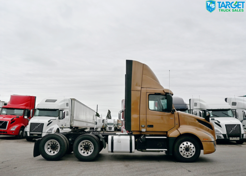 
								2022 Volvo Daycab full									