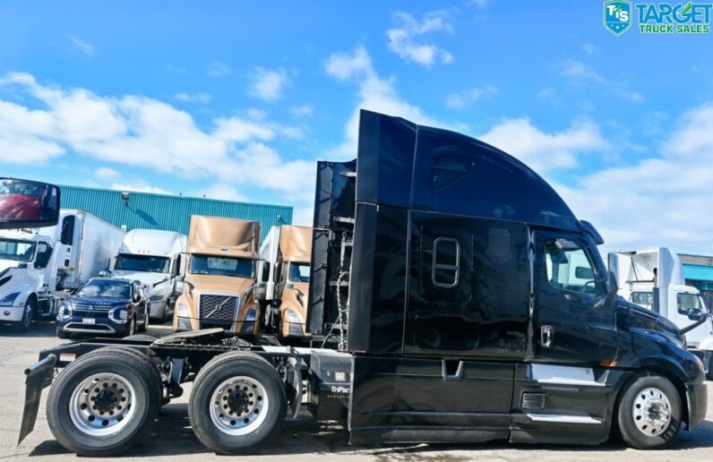
								2022 Freightliner Cascadia full									