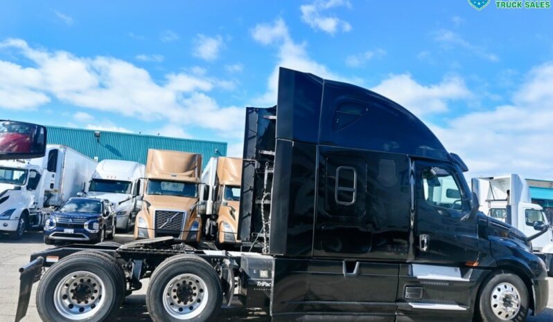 
								2022 Freightliner Cascadia full									