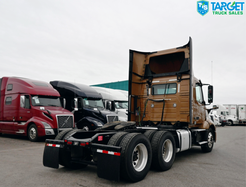 
								2022 Volvo Daycab full									