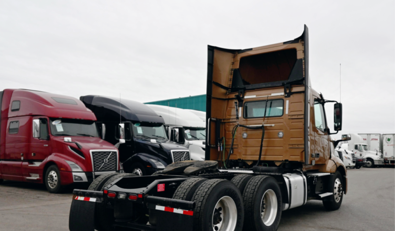 
								2022 Volvo Daycab full									