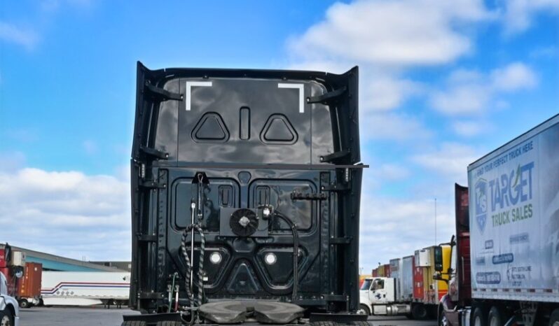 
								2022 Freightliner Cascadia full									