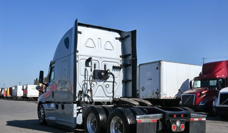 
								2022 Freightliner Cascadia full									