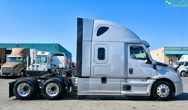 
								2022 Freightliner Cascadia full									