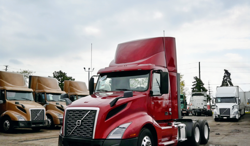 2023 Volvo Daycab
