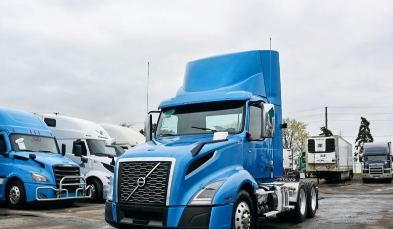 2021 Volvo Daycab