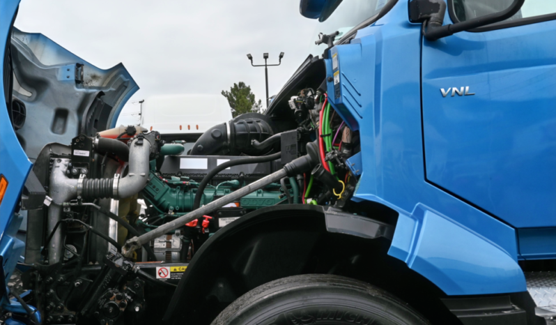 
								2021 Petebilt Daycab full									