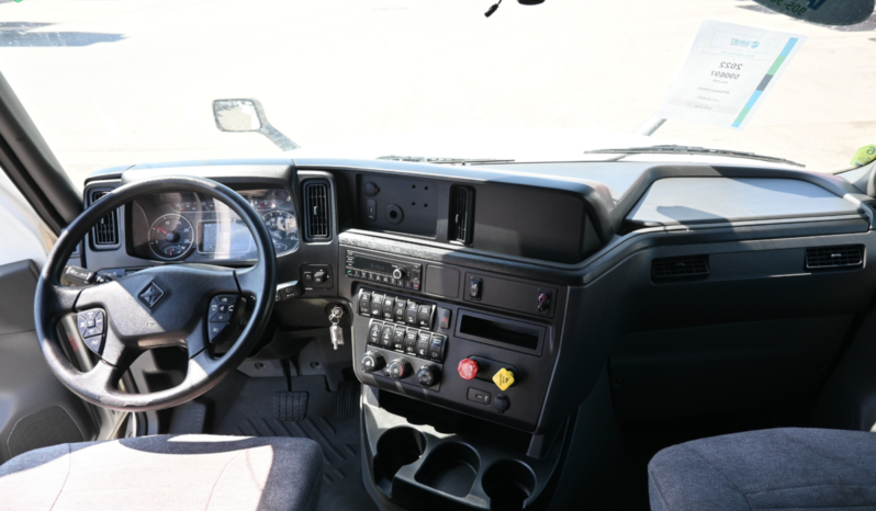 
								2022 International LT625 full									