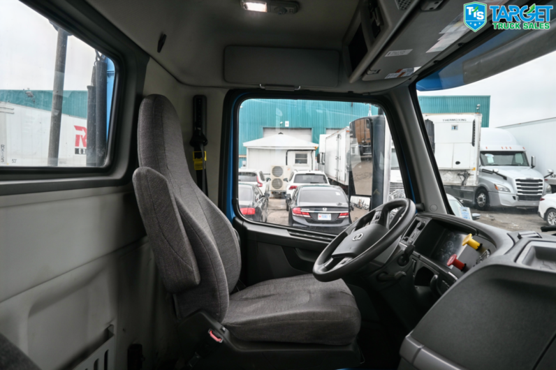 
								2021 Petebilt Daycab full									