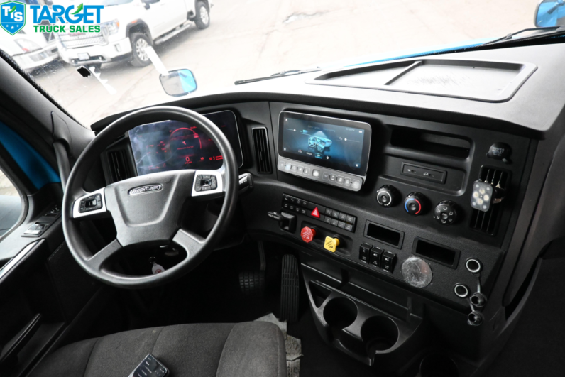 
								2023 Freightliner Cascadia full									