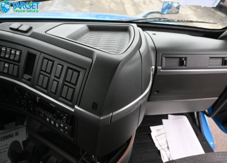 
								2021 Petebilt Daycab full									