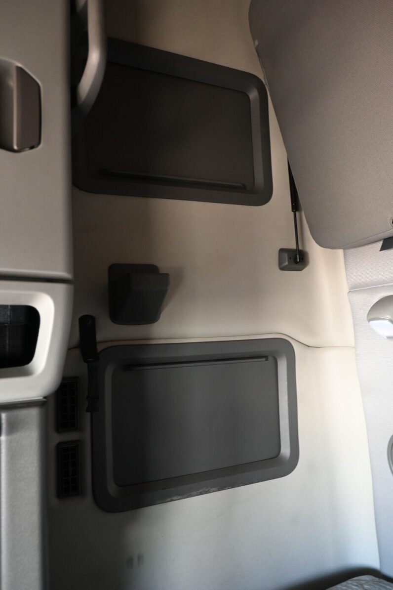 
								2023 Volvo 760 full									