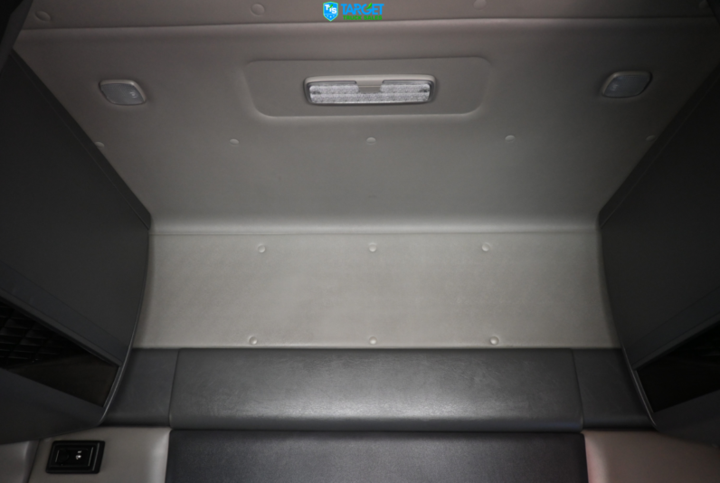 
								2022 International LT625 full									