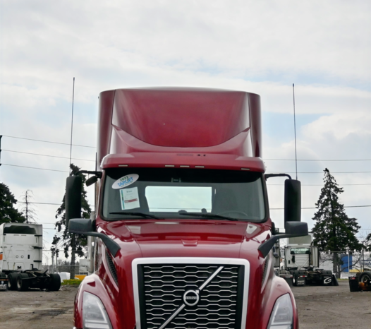
								2023 Volvo Daycab full									