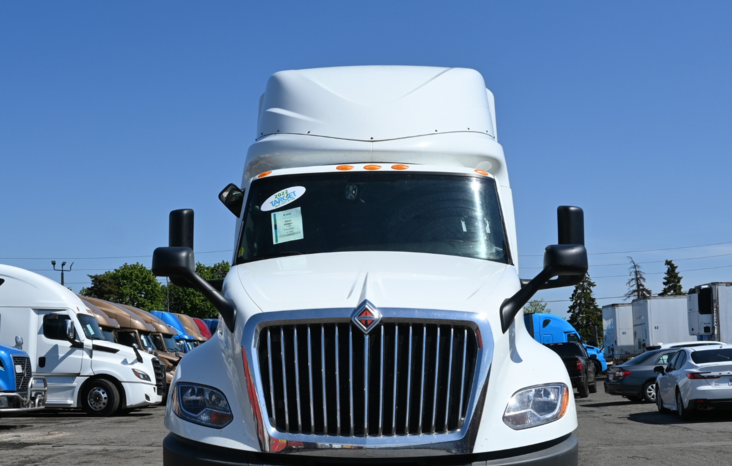 
								2022 International LT625 full									