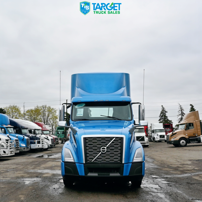 
								2021 Volvo Daycab full									