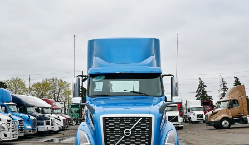 
								2021 Volvo Daycab full									