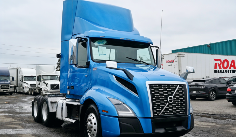 
								2021 Volvo Daycab full									