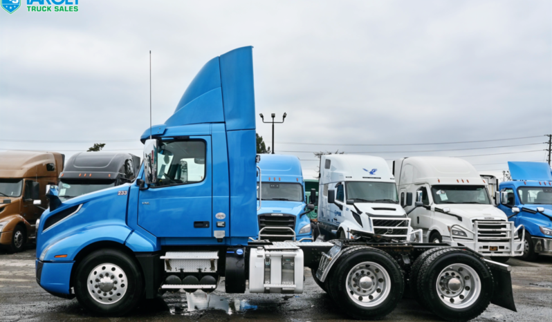 
								2021 Petebilt Daycab full									