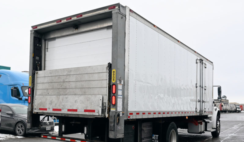 
								2020 Freightliner Box Truck full									