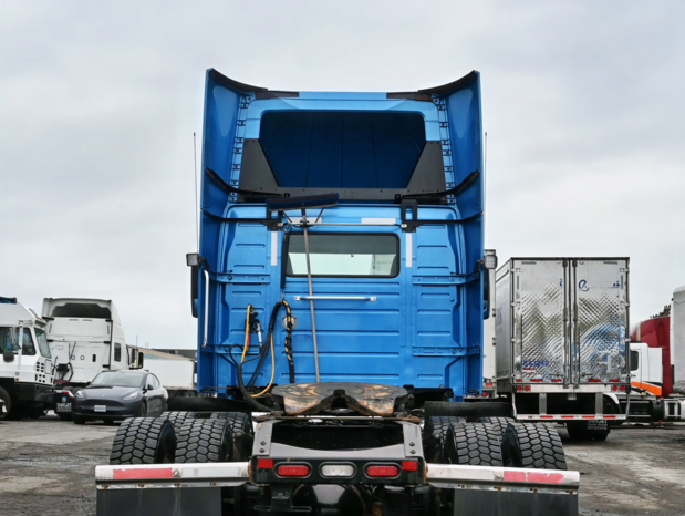 
								2021 Volvo Daycab full									