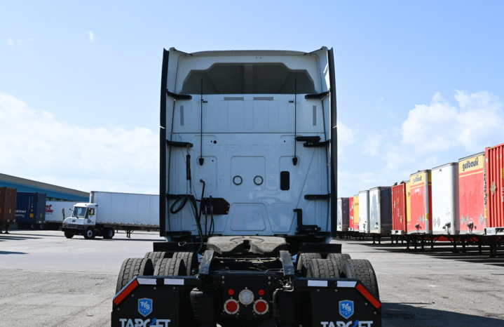 
								2022 International LT625 full									