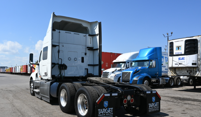
								2022 International LT625 full									