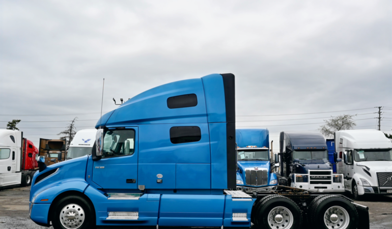 
								2022 Volvo 760 full									