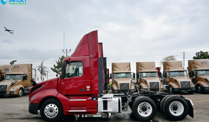 
								2023 Volvo Daycab full									