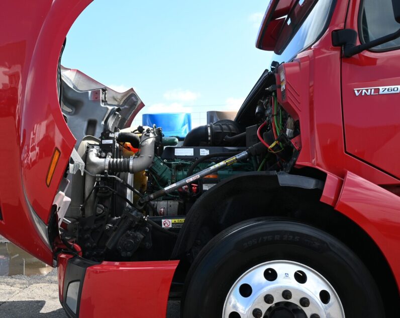 
								2023 Volvo 760 full									