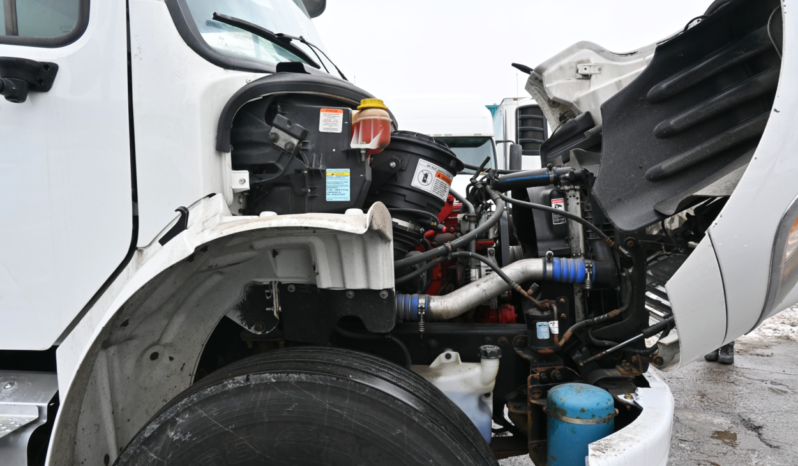 
								2020 Freightliner Box Truck full									